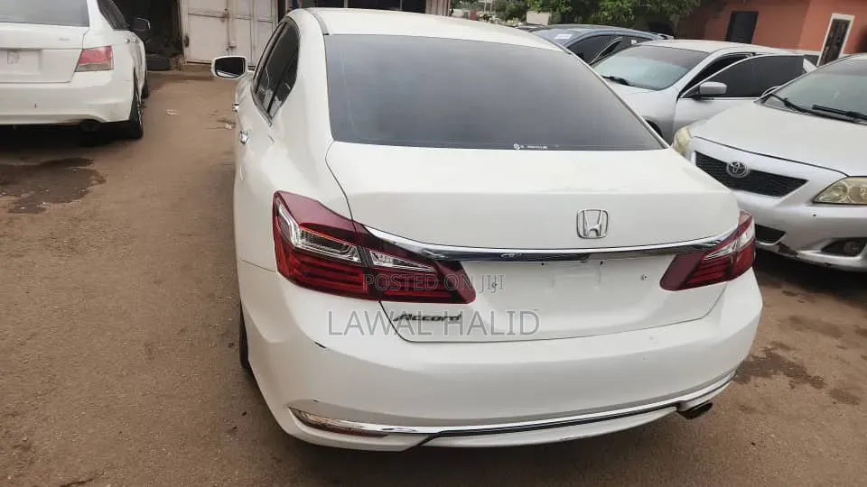 Honda Accord 2017 White