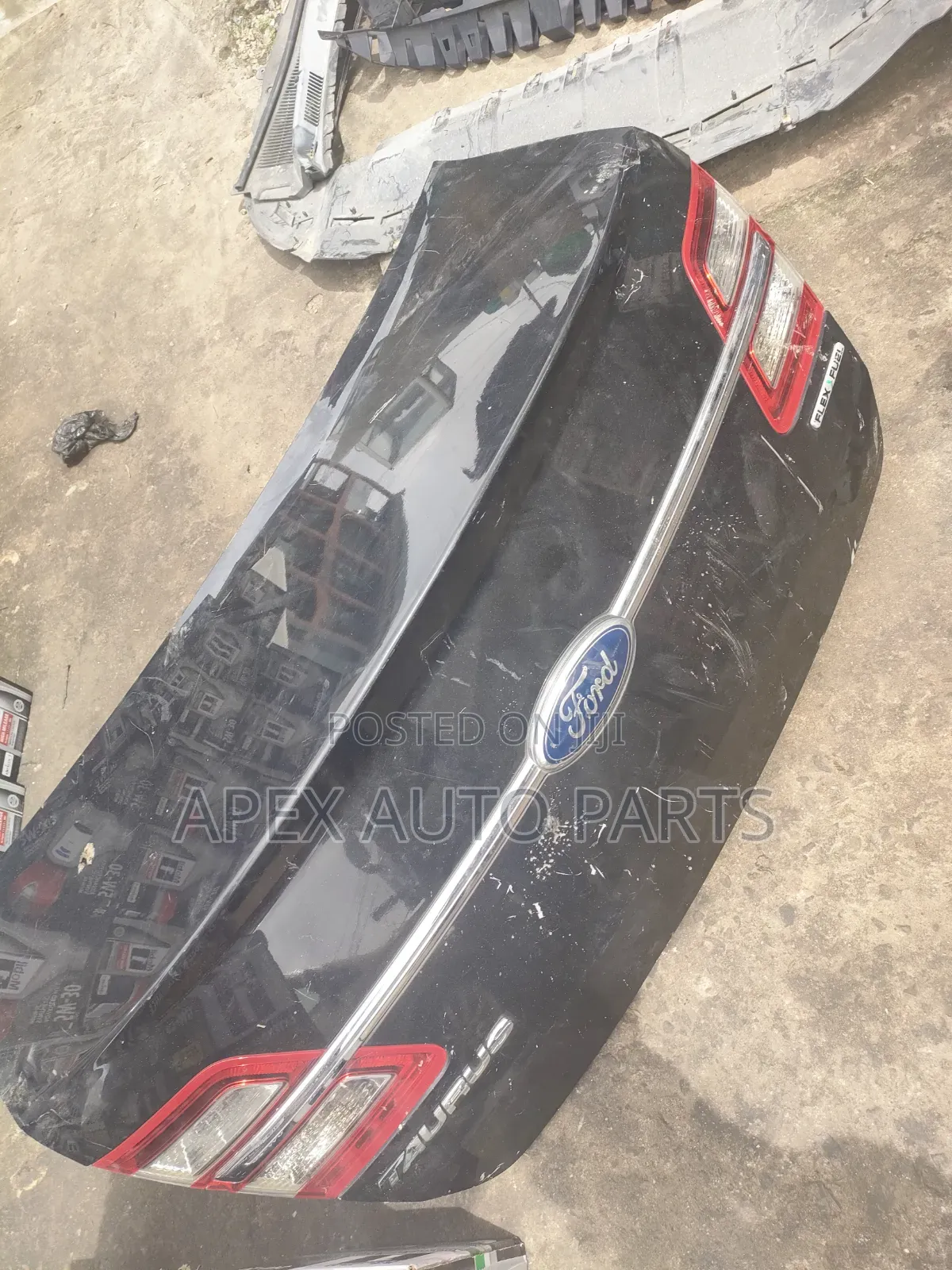 Clean Tokunbo Boot for Ford Taurus (Complete Trunk Lid)