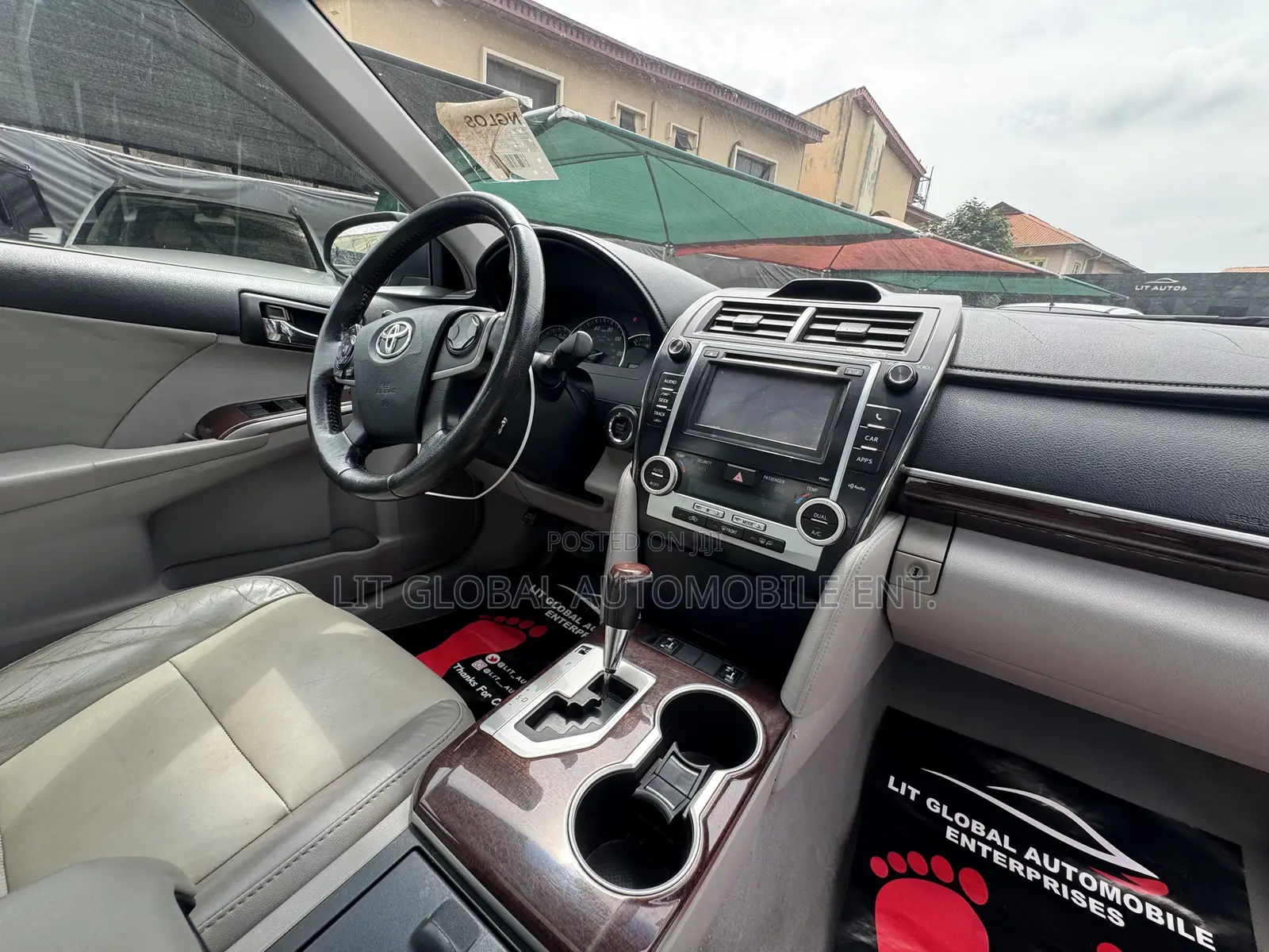 Toyota Camry XLE V6 4dr Sedan (3.5L 6cyl 6A) 2012 Black