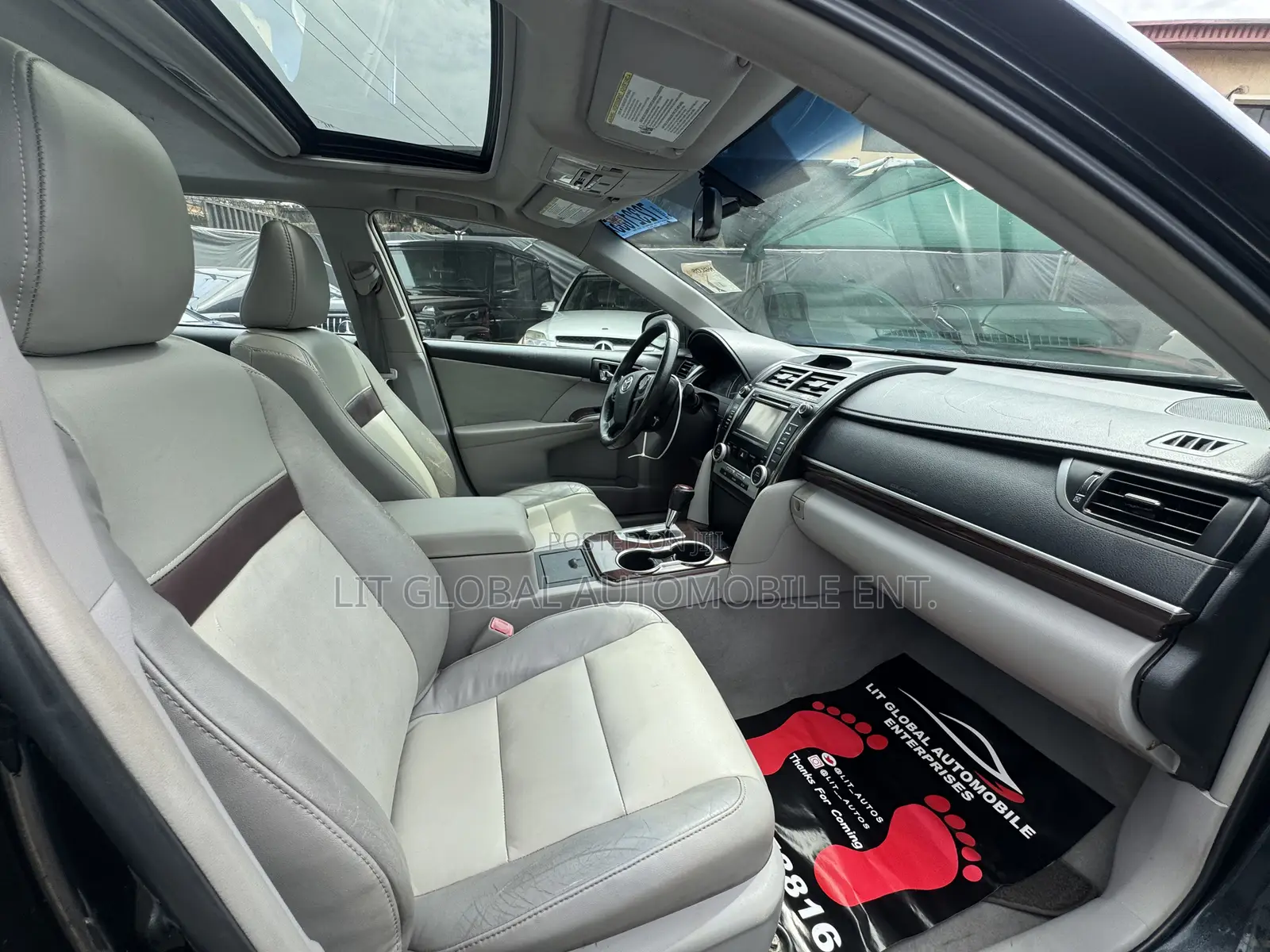 Toyota Camry XLE V6 4dr Sedan (3.5L 6cyl 6A) 2012 Black