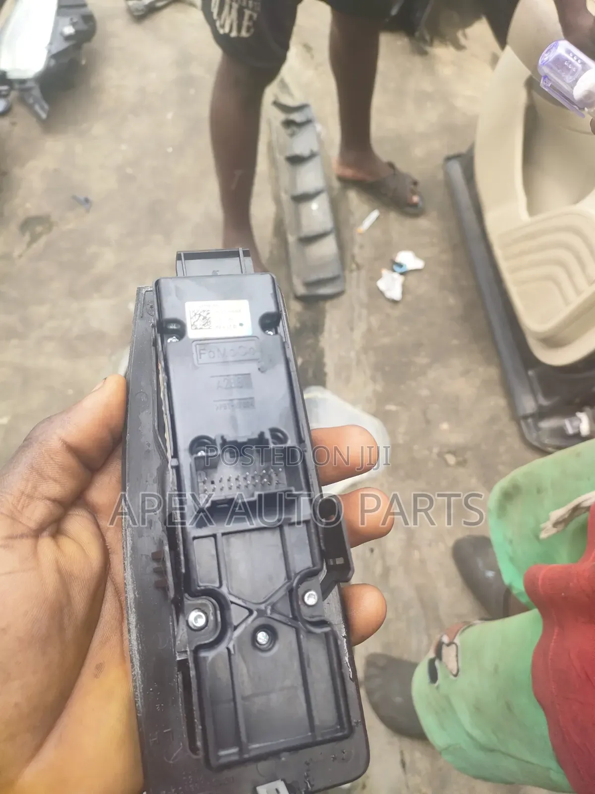 Clean Tokunbo Master Power Window Switch for Ford Taurus