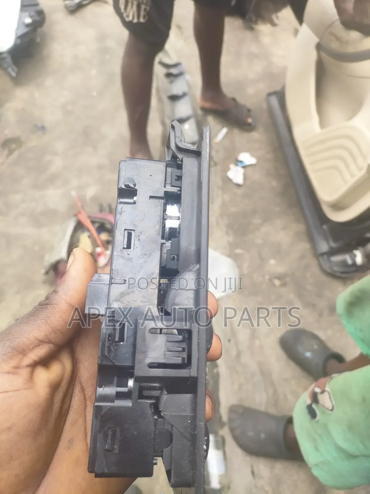 Clean Tokunbo Master Power Window Switch for Ford Taurus