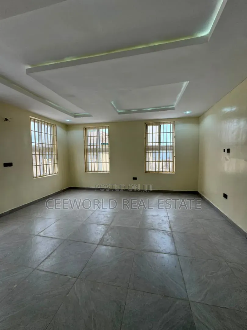 4bdrm Duplex in Ikolaba Gra, Agodi for rent