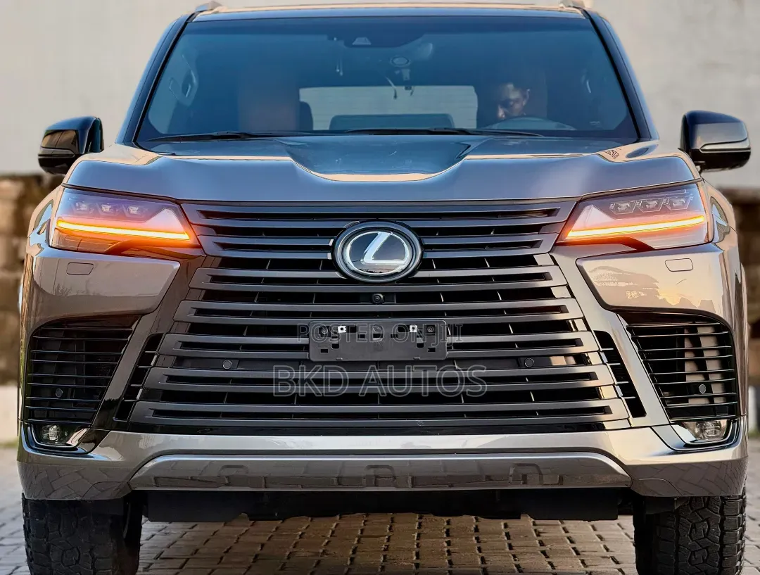 Lexus LX 600 2024 Gold