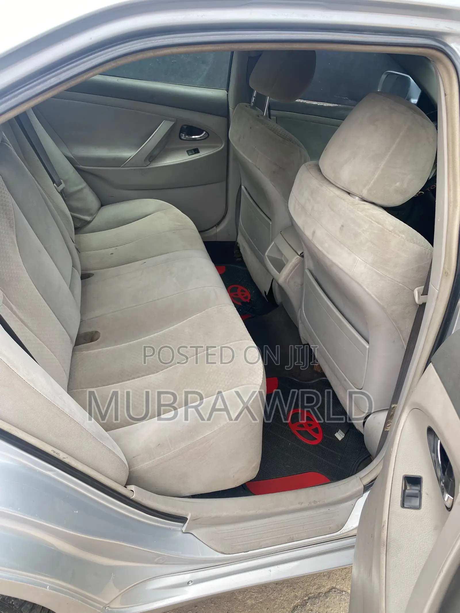 Toyota Camry LE 4dr Sedan (2.4L 4cyl 5A) 2009 Silver