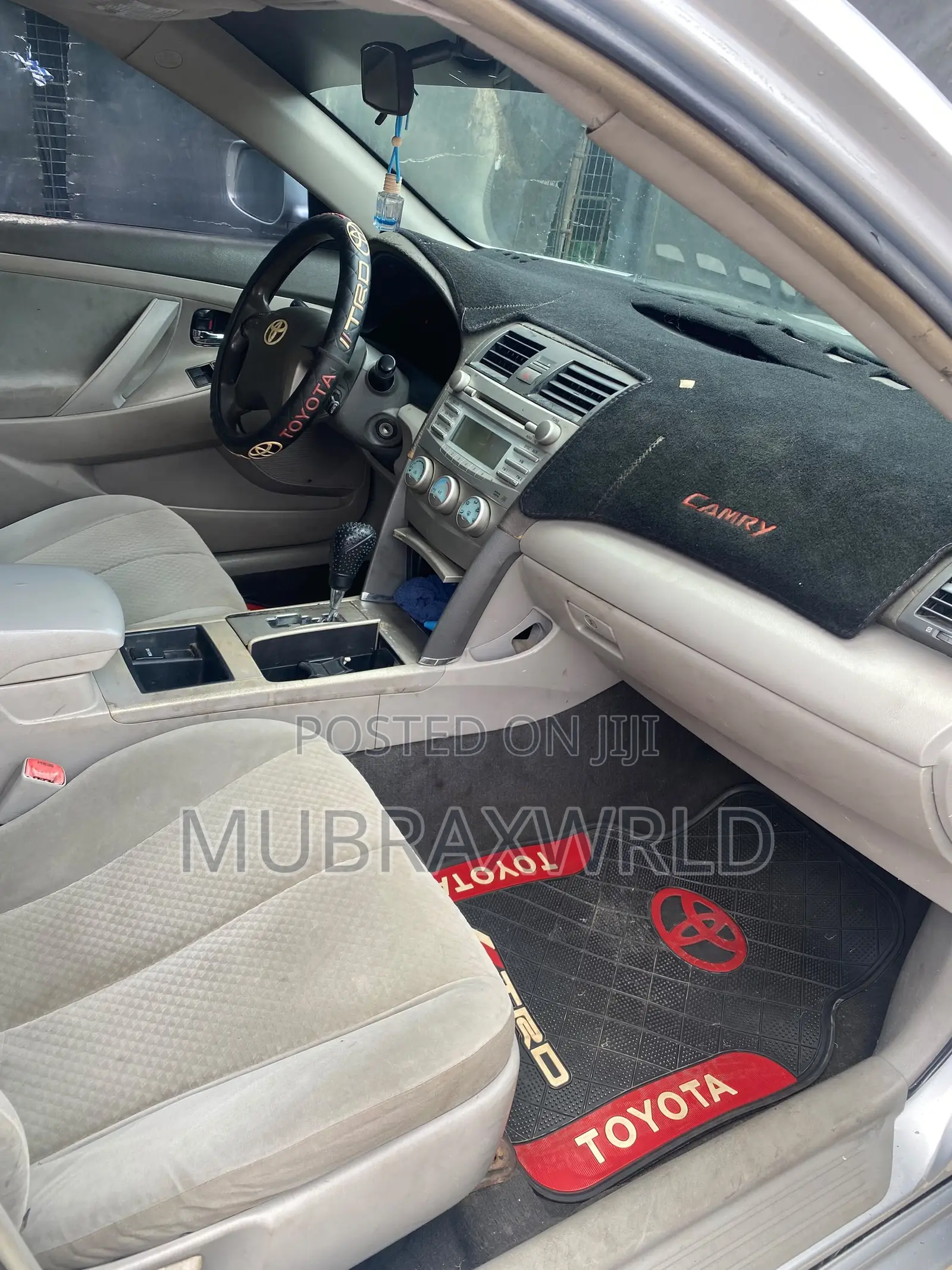 Toyota Camry LE 4dr Sedan (2.4L 4cyl 5A) 2009 Silver