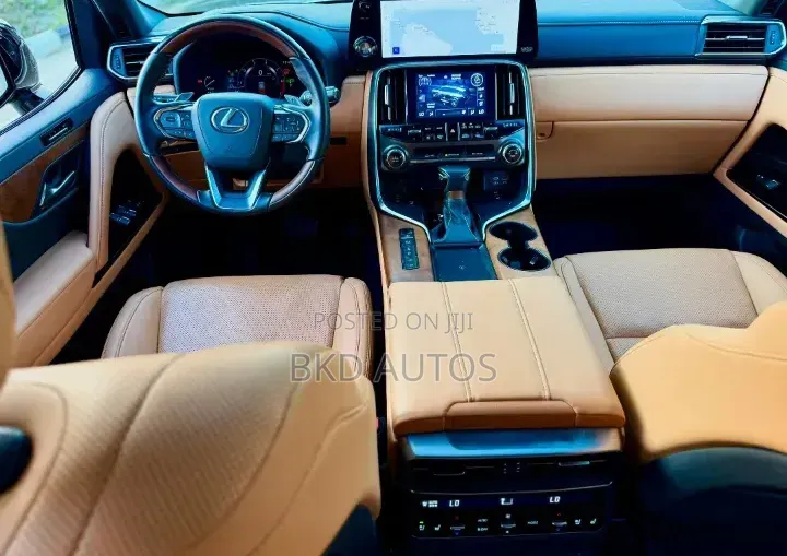 Lexus LX 600 2024 Gold