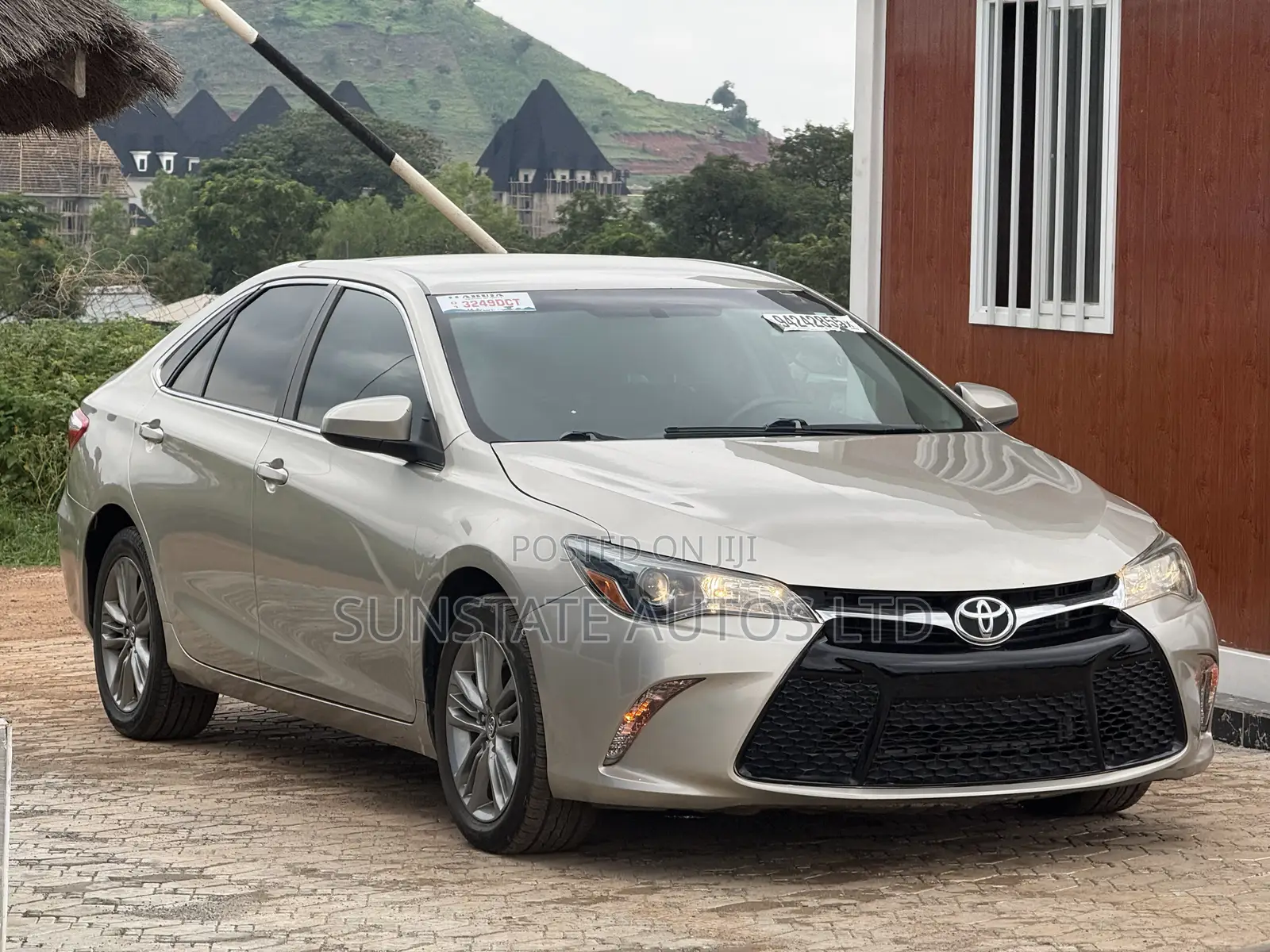 Toyota Camry 2015 Gold