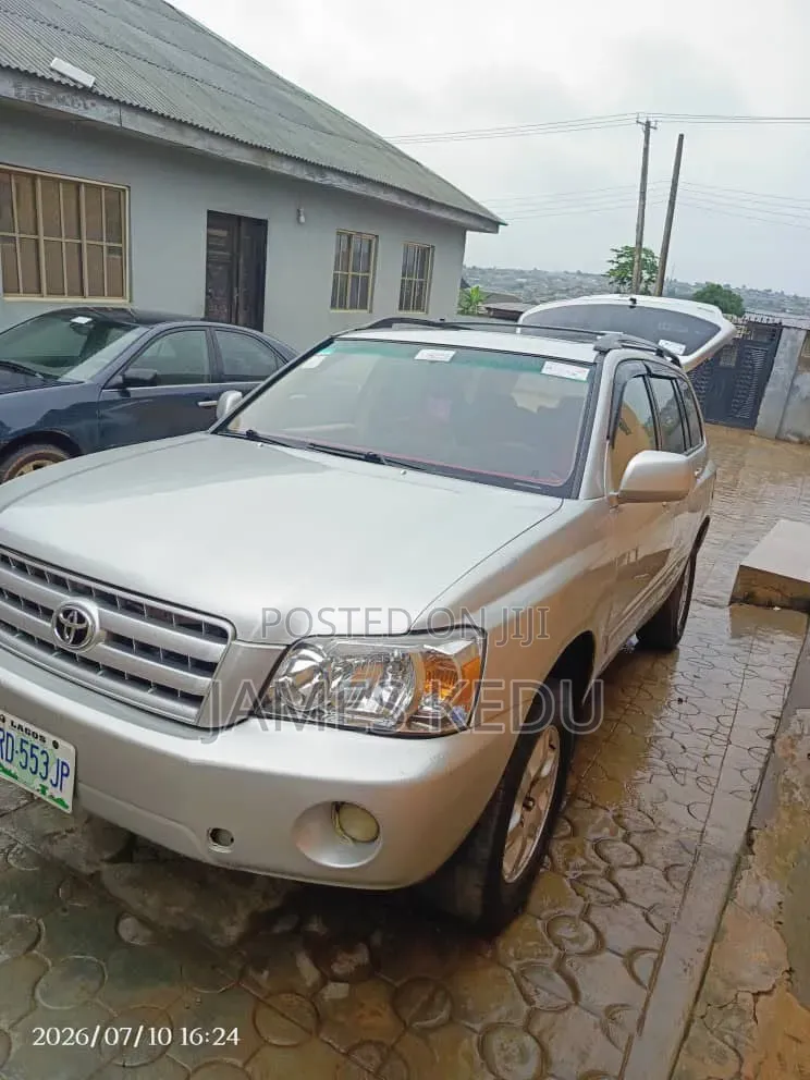 Toyota Highlander 2006 Gold
