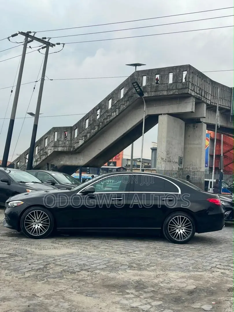 Mercedes-Benz C300 2024 Black