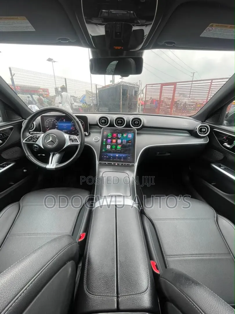 Mercedes-Benz C300 2024 Black