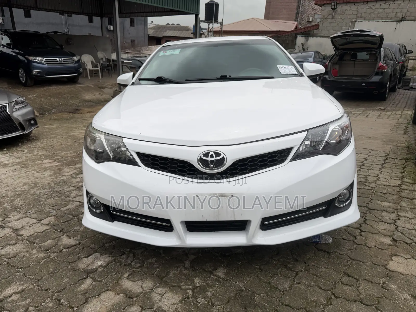 Toyota Camry SE Sport 4dr Sedan w/Prod. End 11/13 (2.5L 4cyl 6A) 2014 White