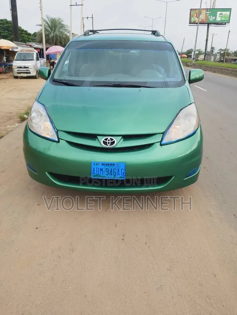 Toyota Sienna 2006 Green