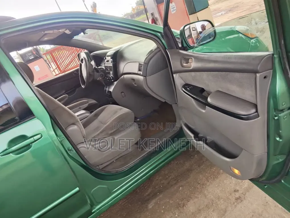 Toyota Sienna 2006 Green