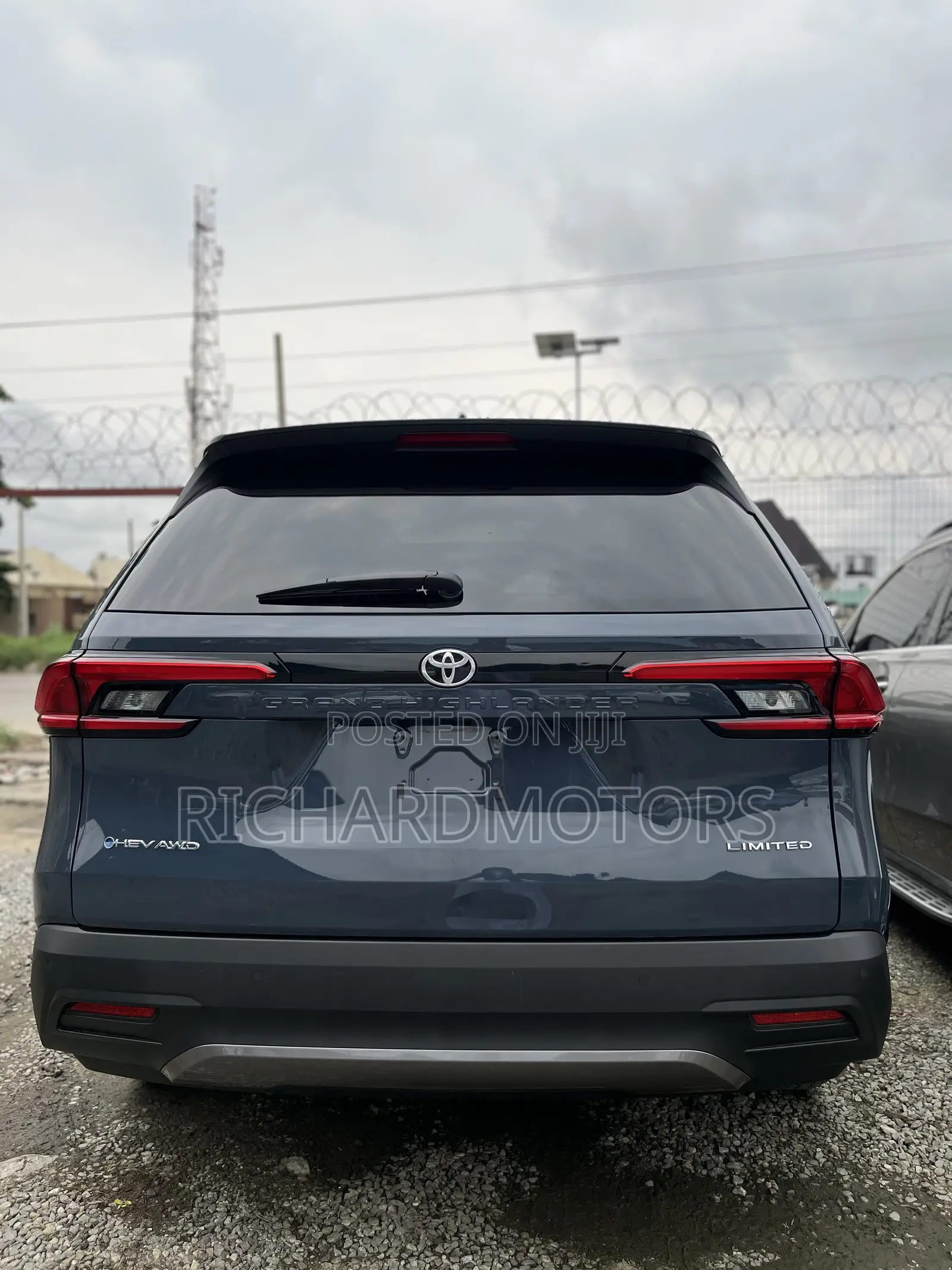 Toyota Highlander Limited AWD 2024 Blue
