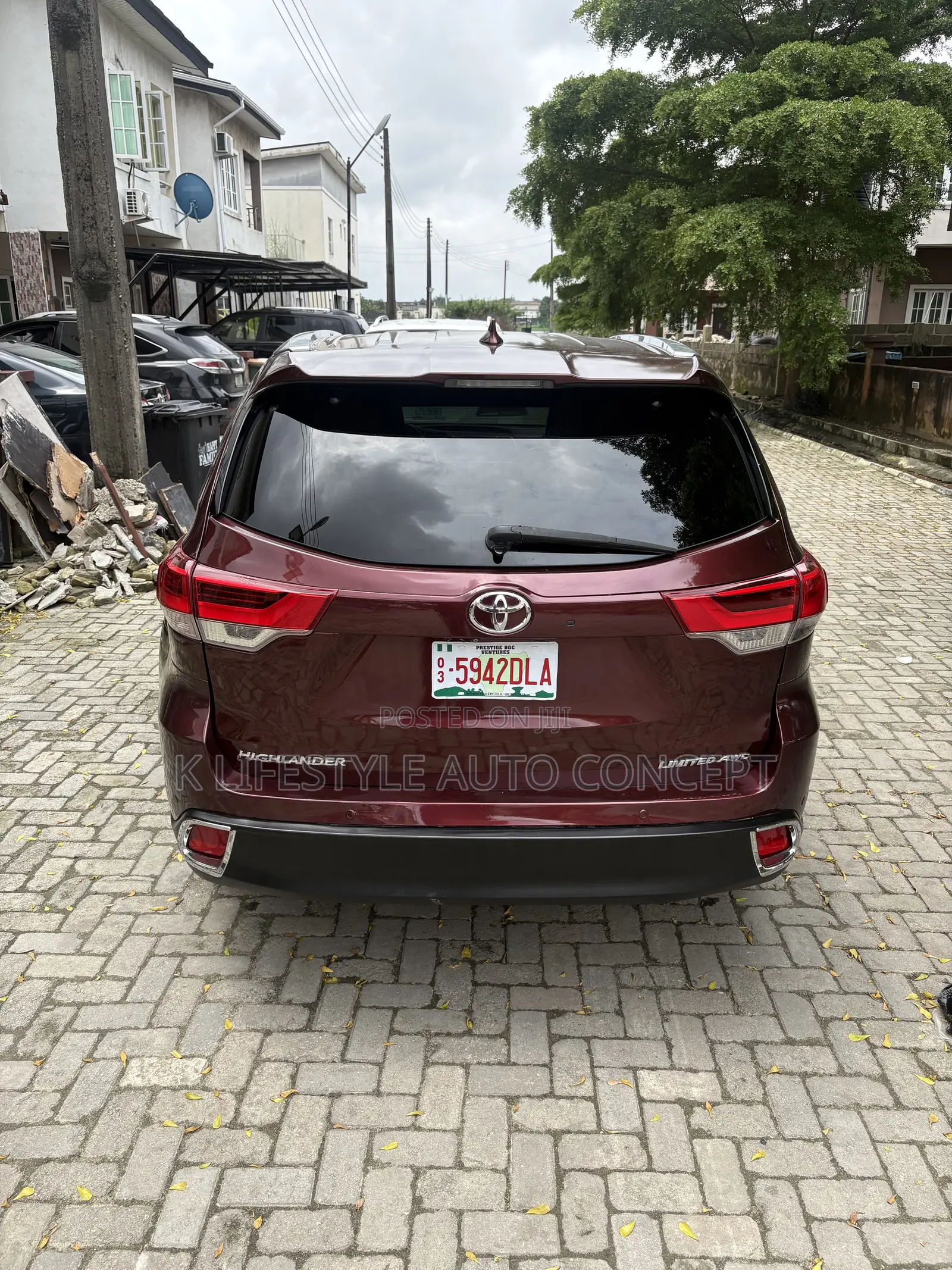Toyota Highlander Limited Platinum 4dr SUV AWD (3.5L 6cyl 6A) 2015