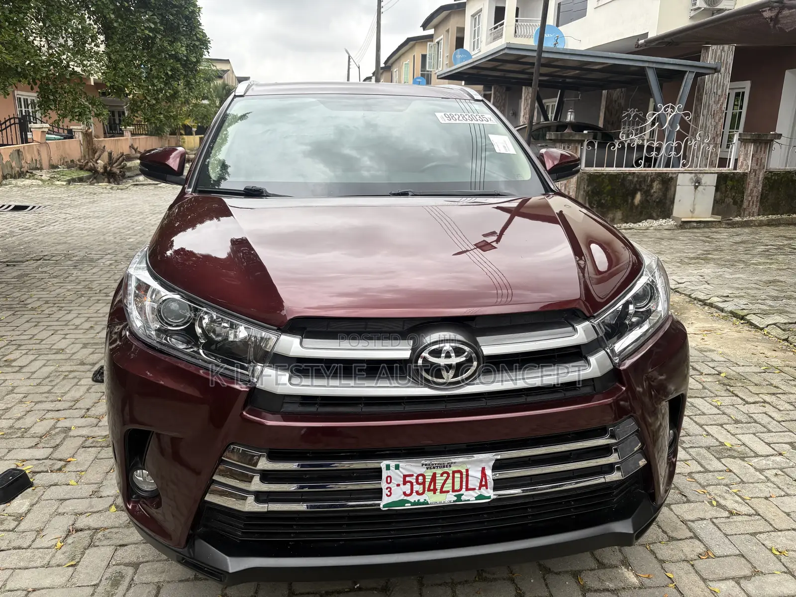 Toyota Highlander Limited Platinum 4dr SUV AWD (3.5L 6cyl 6A) 2015