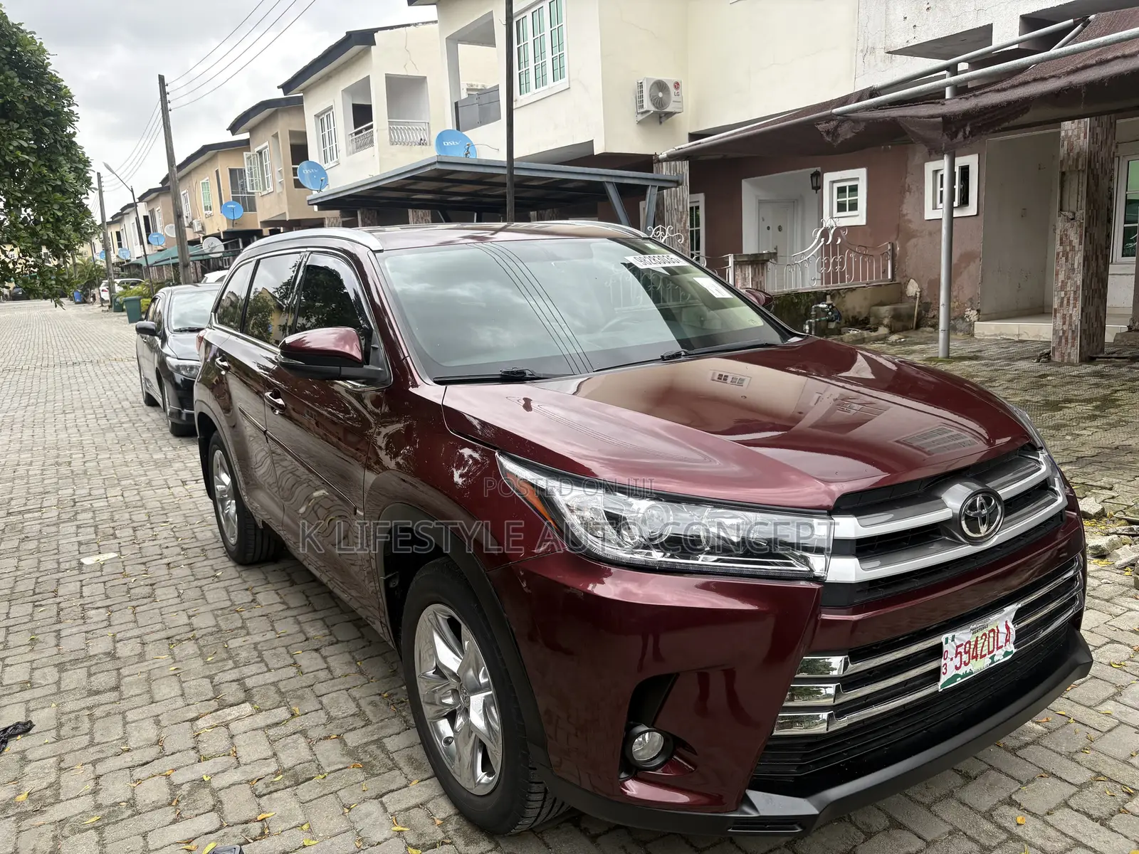 Toyota Highlander Limited Platinum 4dr SUV AWD (3.5L 6cyl 6A) 2015