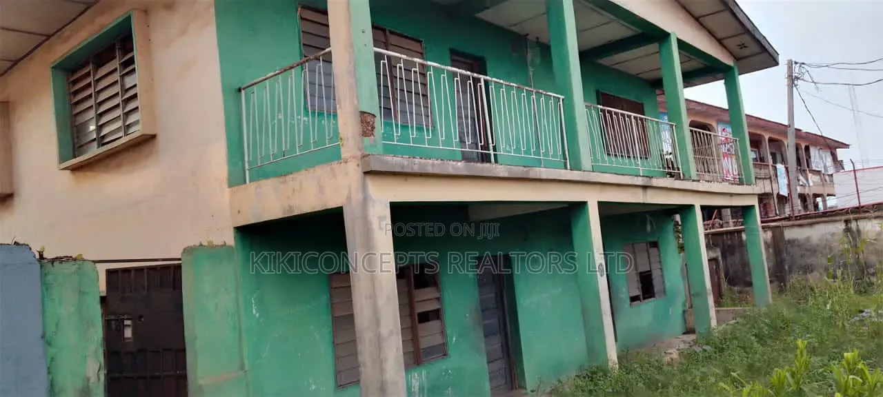 8bdrm Block of Flats in Challenge, Ibadan for sale