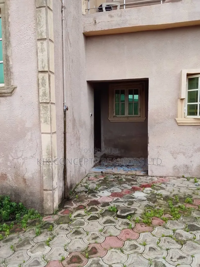8bdrm Block of Flats in Challenge, Ibadan for sale