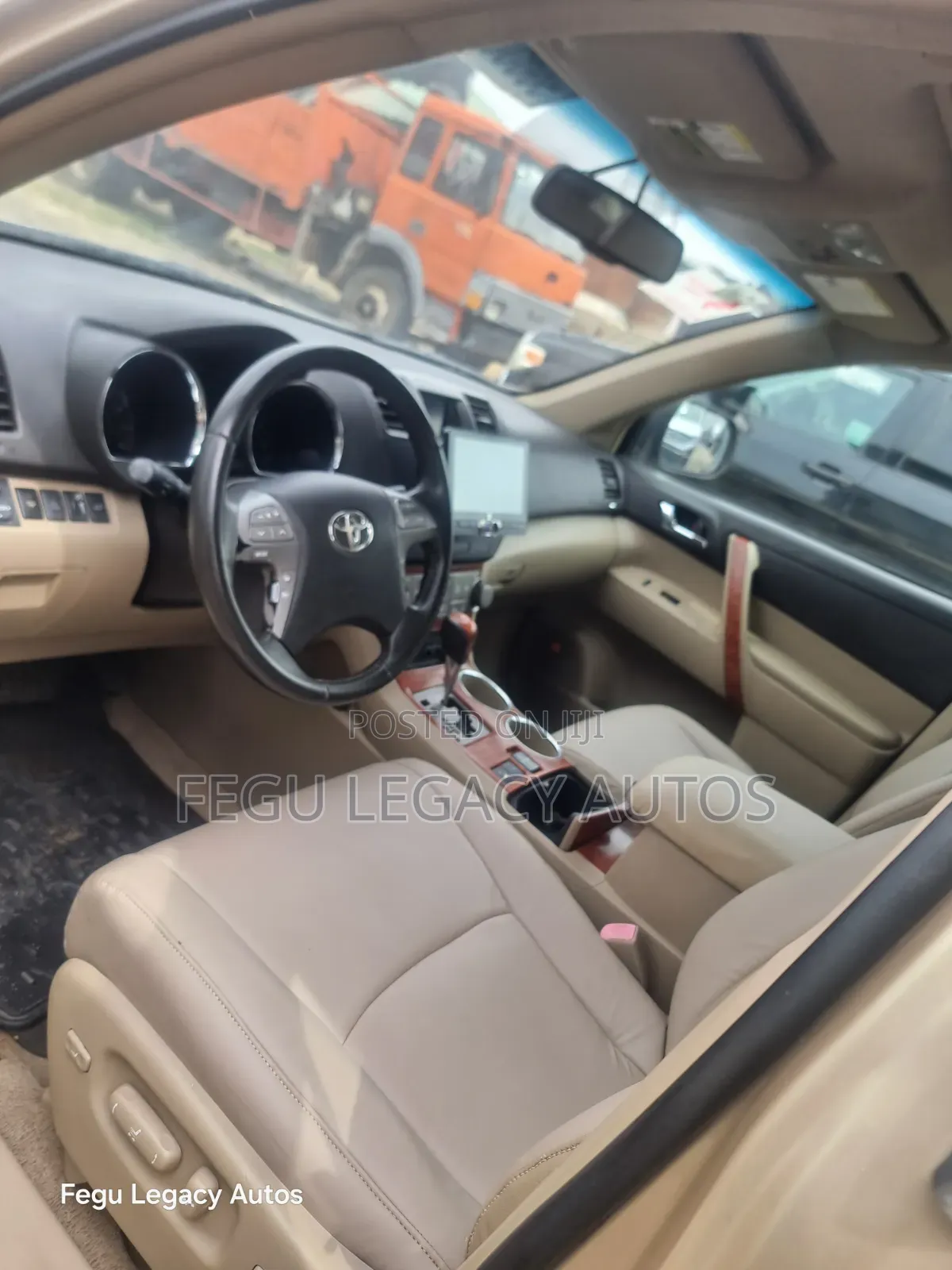 Toyota Highlander 2010 Gold