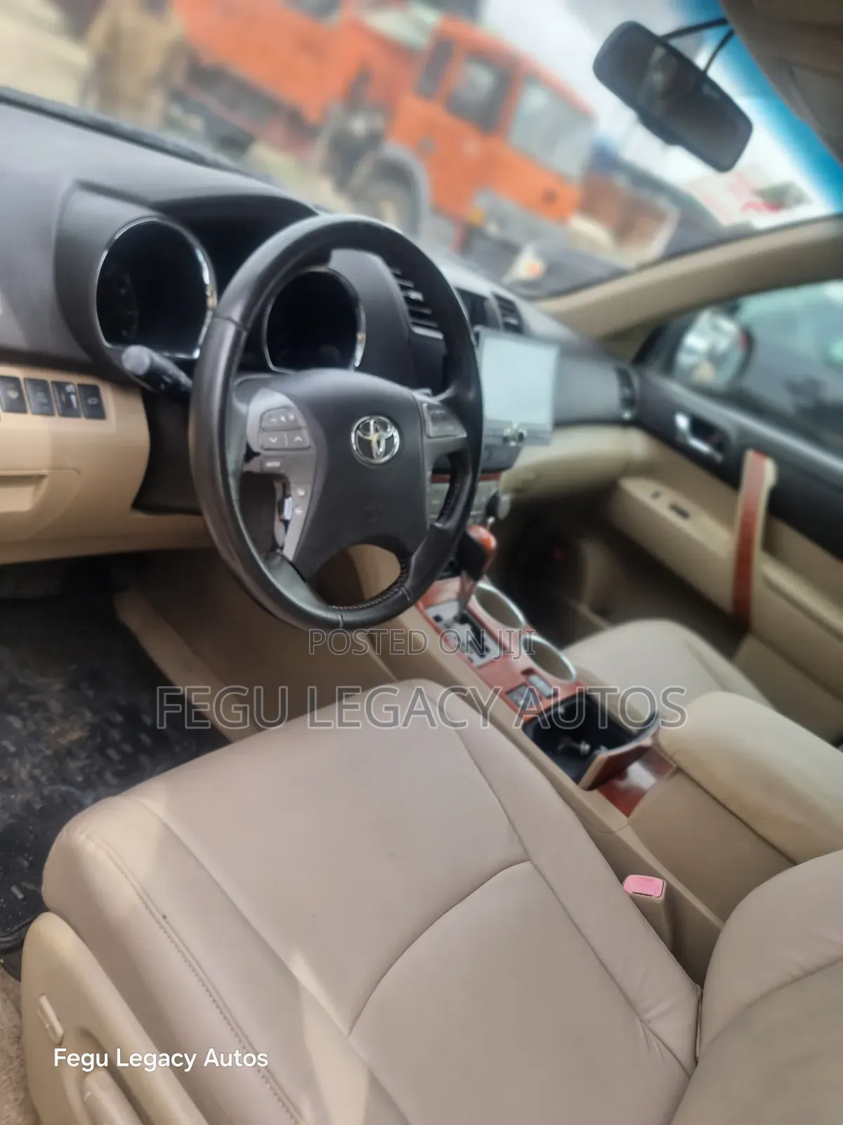 Toyota Highlander 2010 Gold