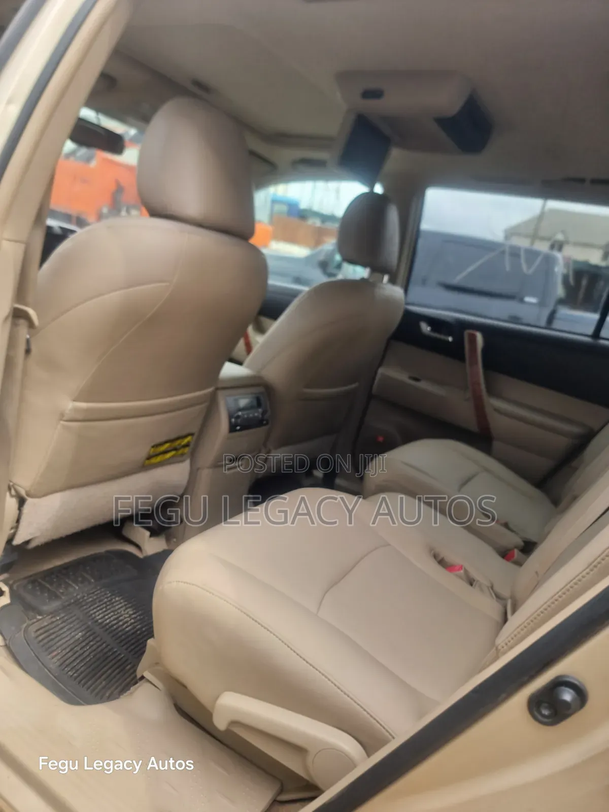 Toyota Highlander 2010 Gold