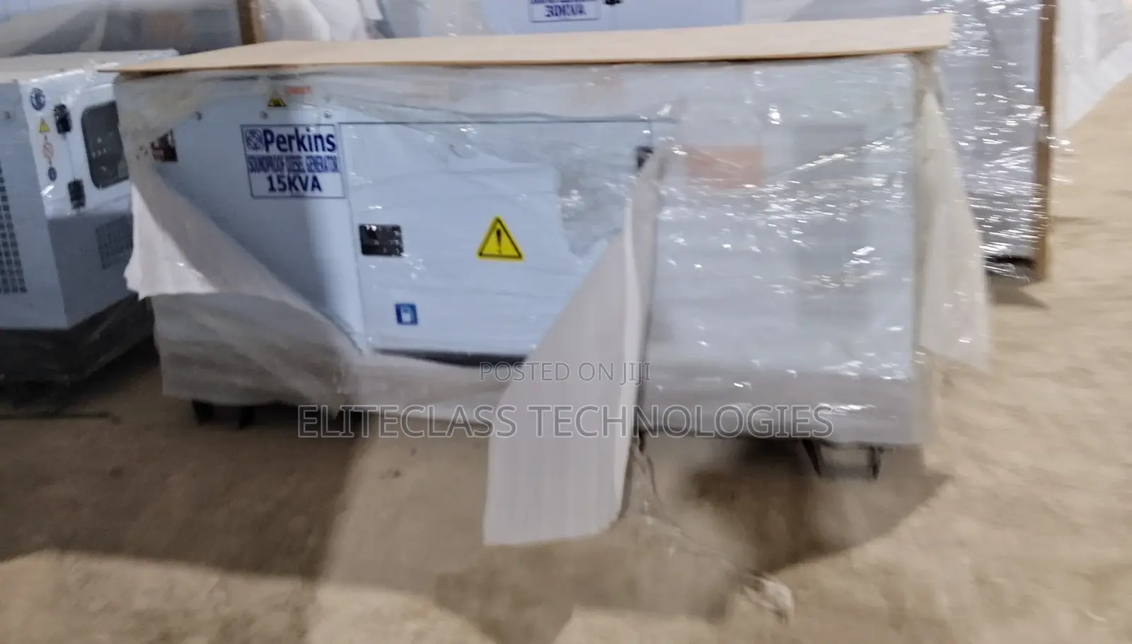 Heavy Duty 15kVA Soundproof Diesel Generator Set by Perkins