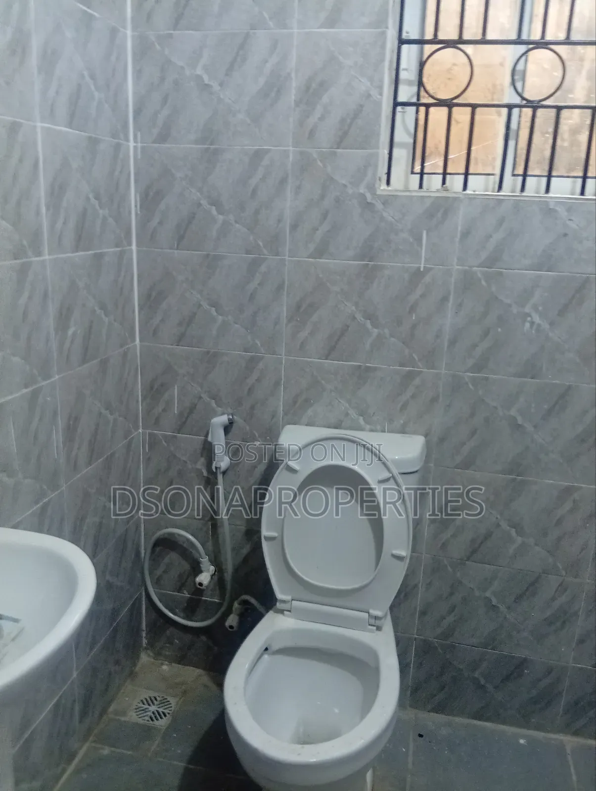 3bdrm Apartment in Olaniyi Abulegba, New Oko Oba for rent