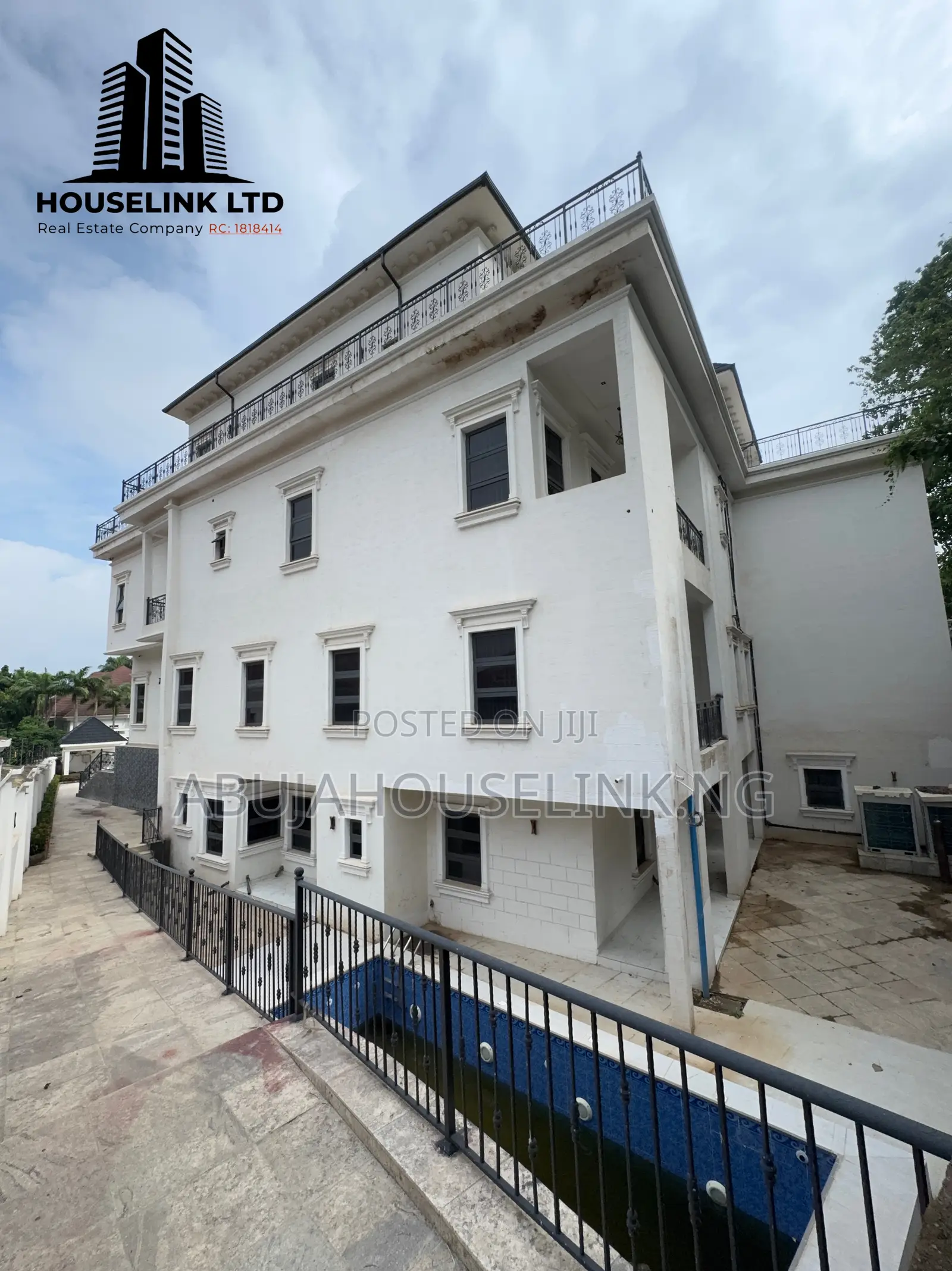 8bdrm Mansion in Maitama Main Abuja for sale