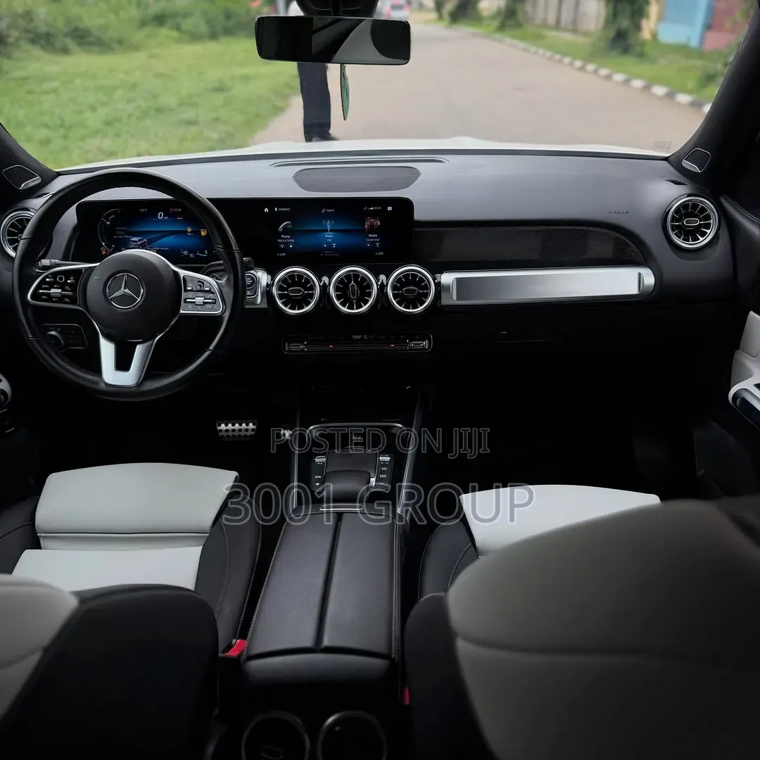 Mercedes-Benz GLB-Class 2023 White