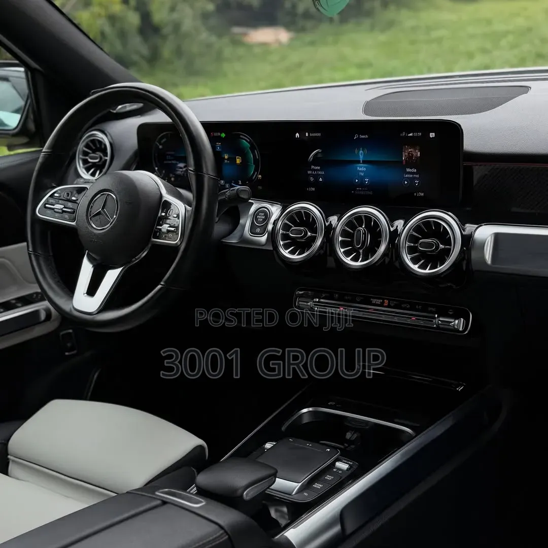 Mercedes-Benz GLB-Class 2023 White