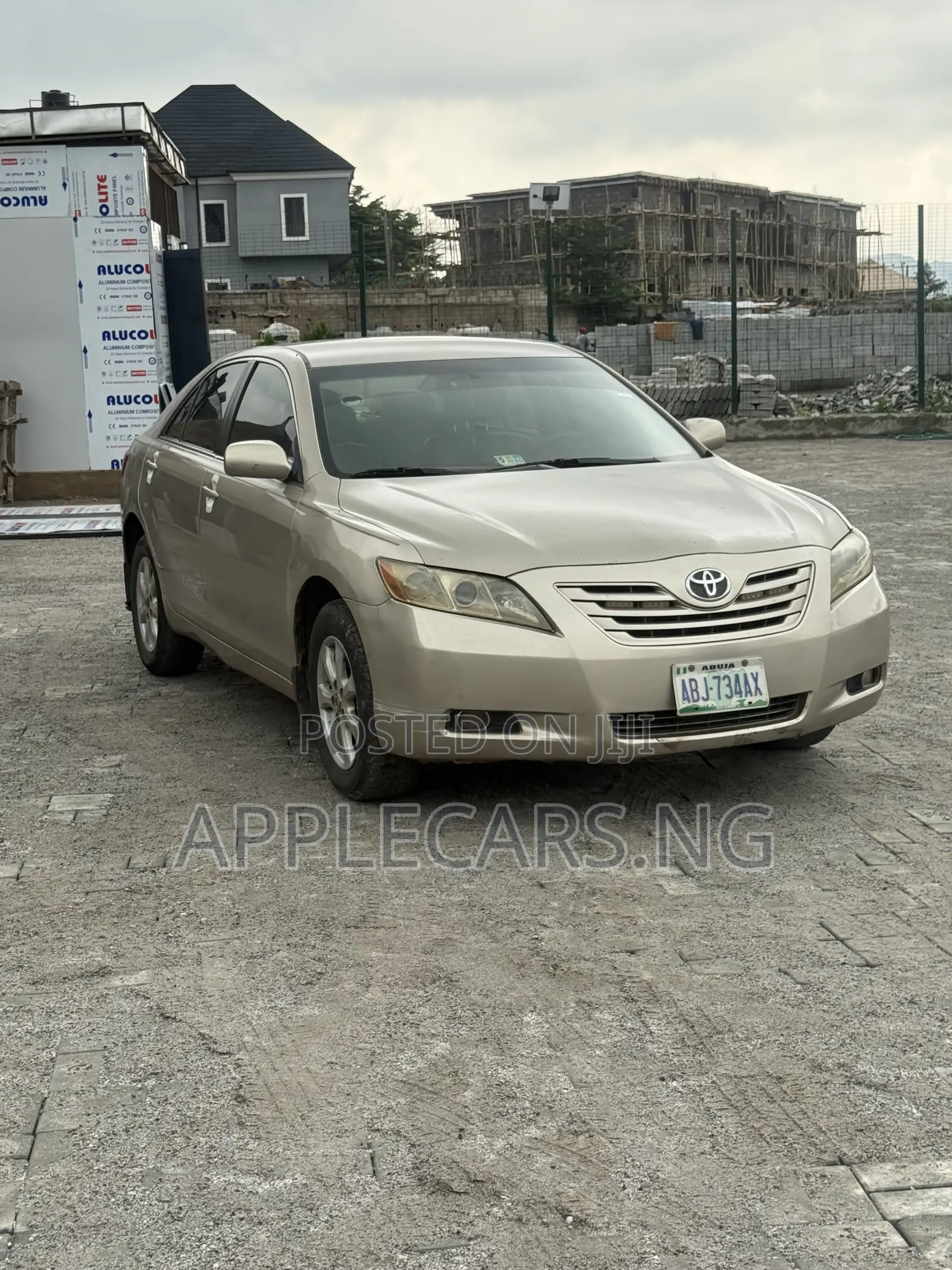 Toyota Camry XLE 4dr Sedan (2.4L 4cyl 5A) 2009 Gold