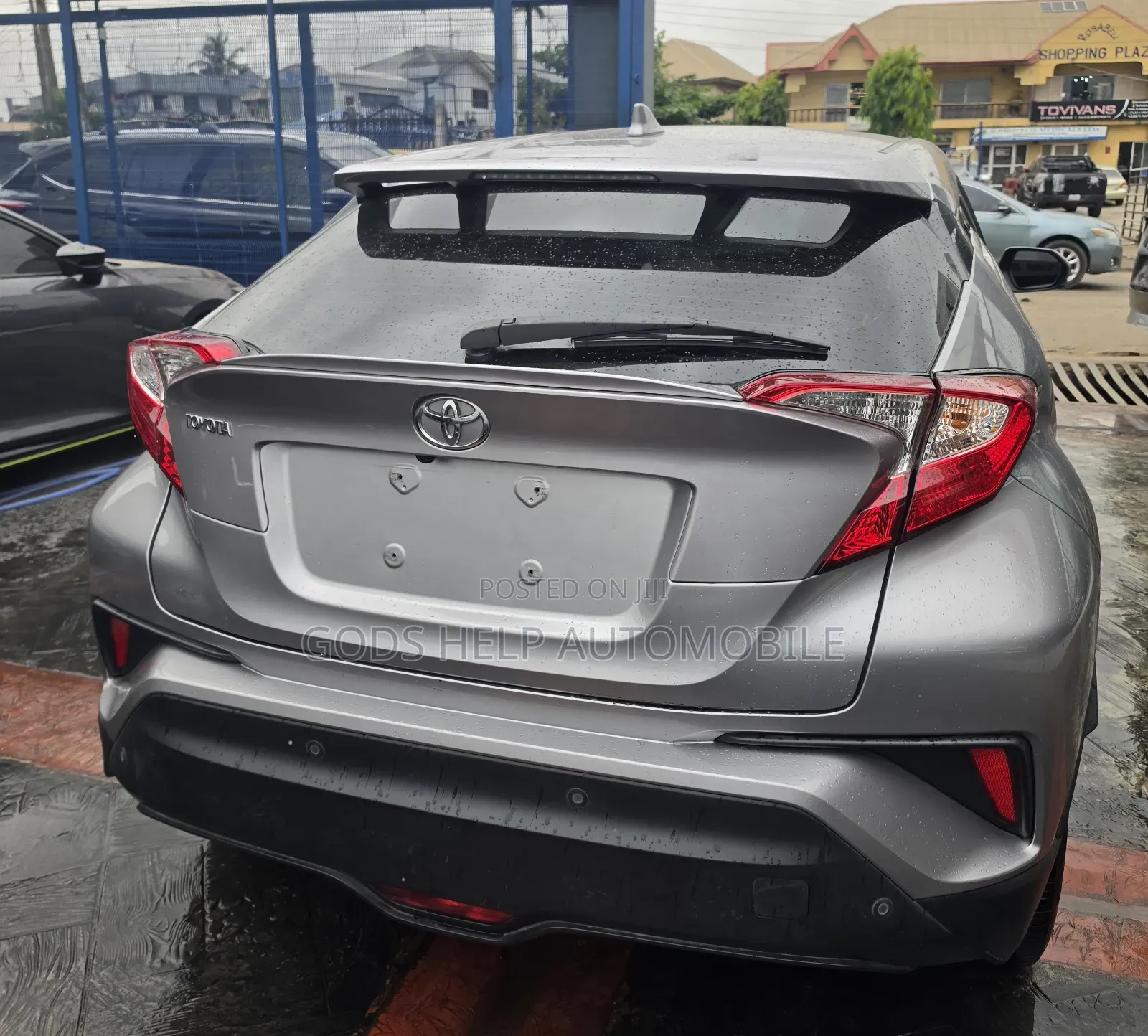 Toyota C-HR 2022 Gold