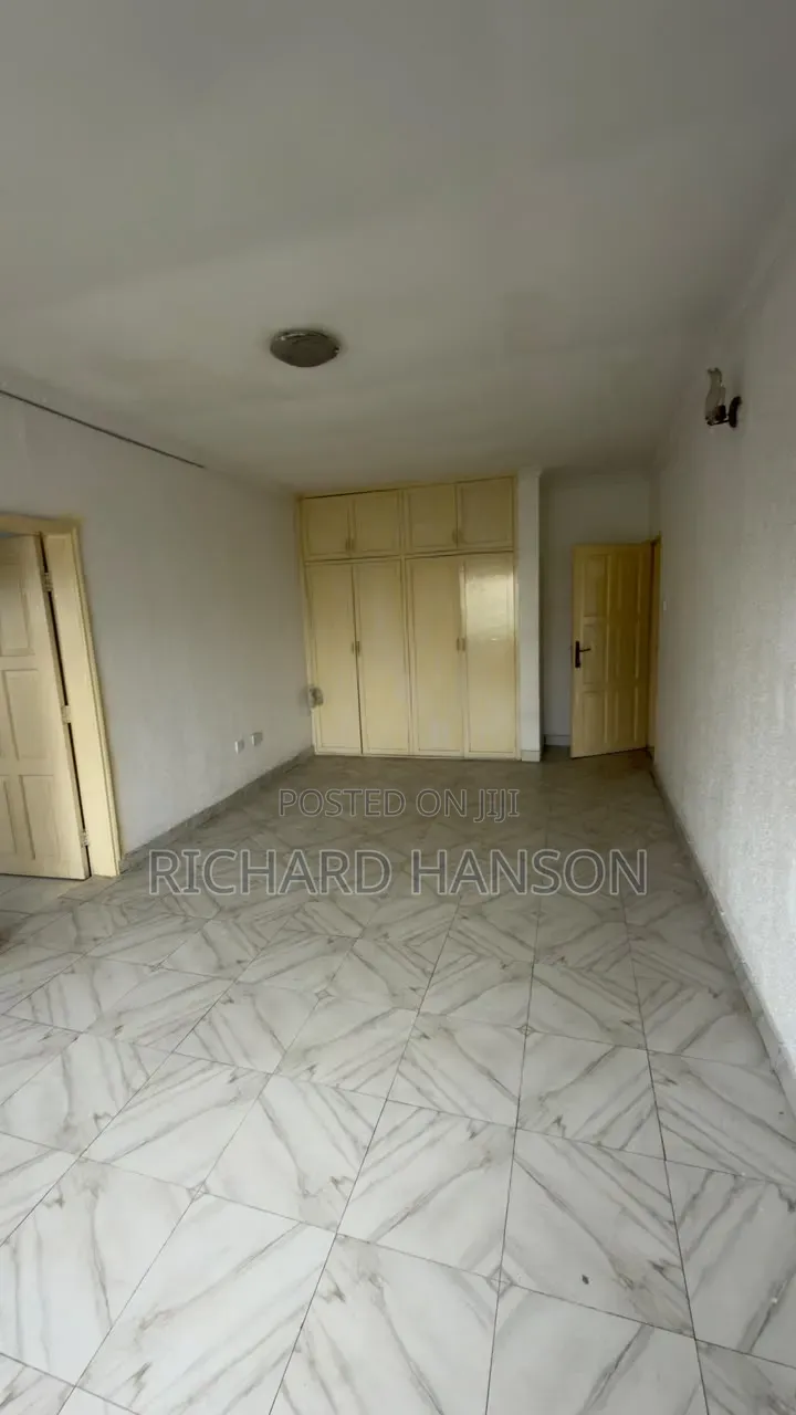 3bdrm Apartment in In Lekki for rent