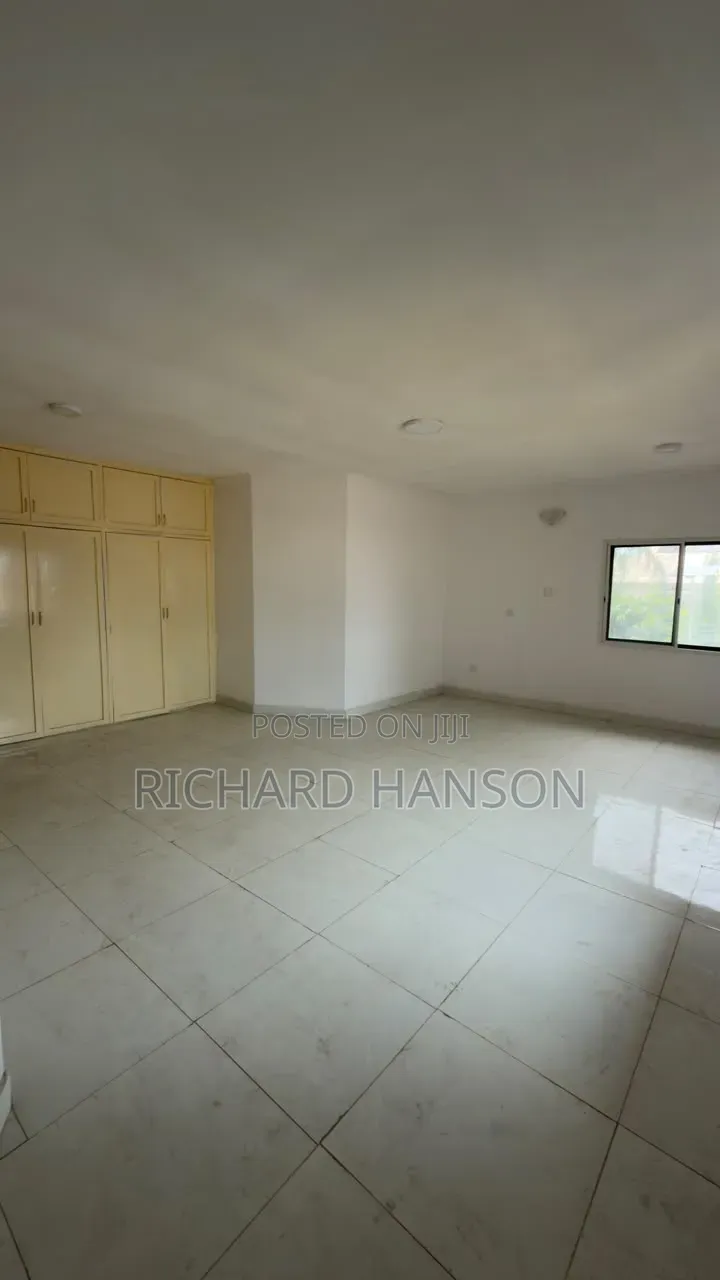 3bdrm Apartment in In Lekki for rent