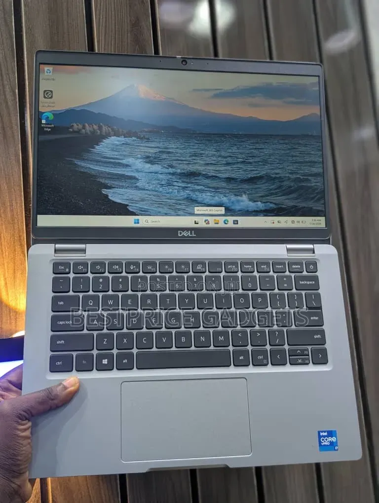 Laptop Dell Latitude 5320 16GB Intel Core i7 SSD 512GB