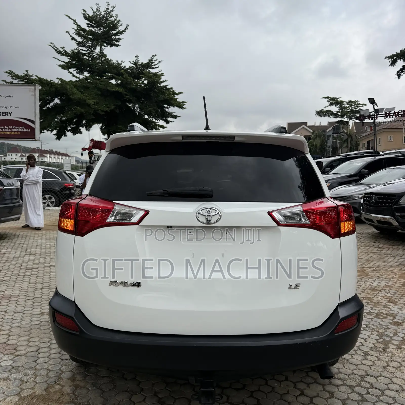 Toyota RAV4 LE FWD (2.5L 4cyl 6A) 2016 White