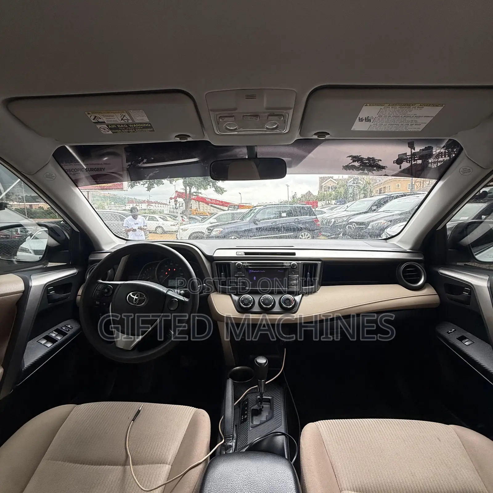 Toyota RAV4 LE FWD (2.5L 4cyl 6A) 2016 White