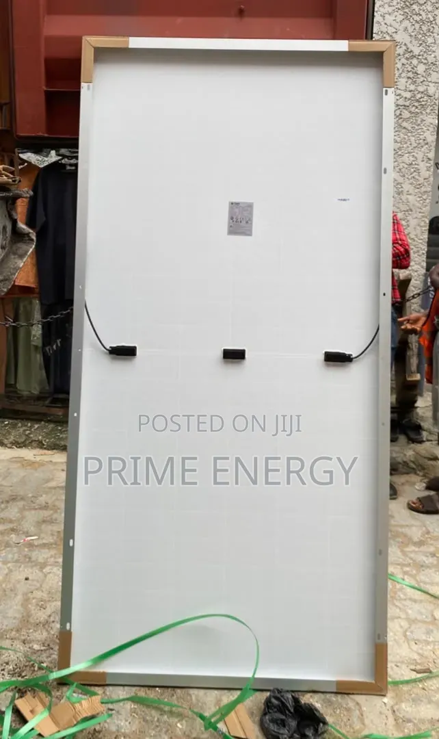 Brand New Solar Panels 550w Half-Cut Mono Much Available Now