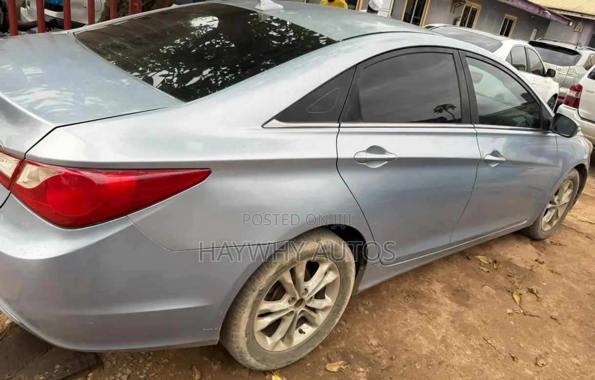 Hyundai Sonata Limited 2.0T Sedan (2.0L 4cyl 6A) 2012 Blue