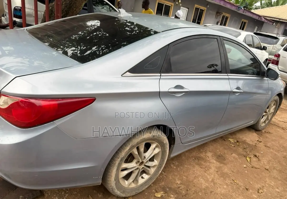 Hyundai Sonata Limited 2.0T Sedan (2.0L 4cyl 6A) 2012 Blue