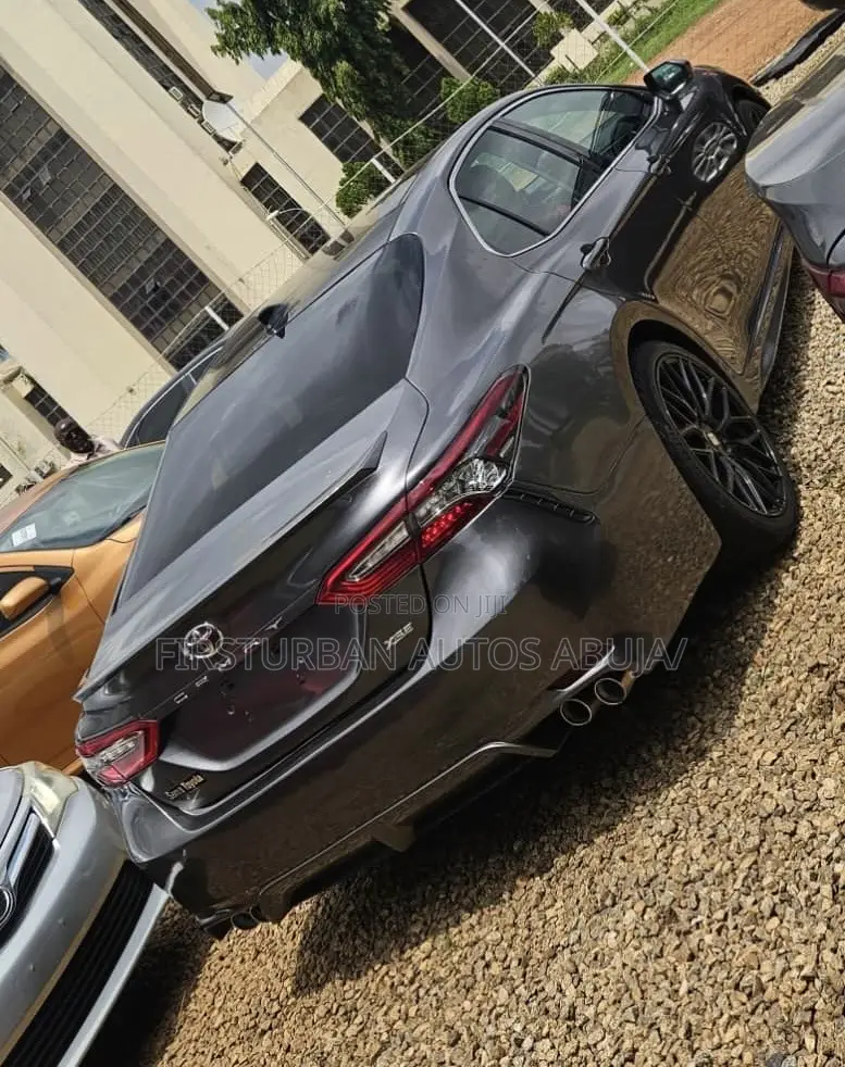 Toyota Camry XLE 2022 Gray