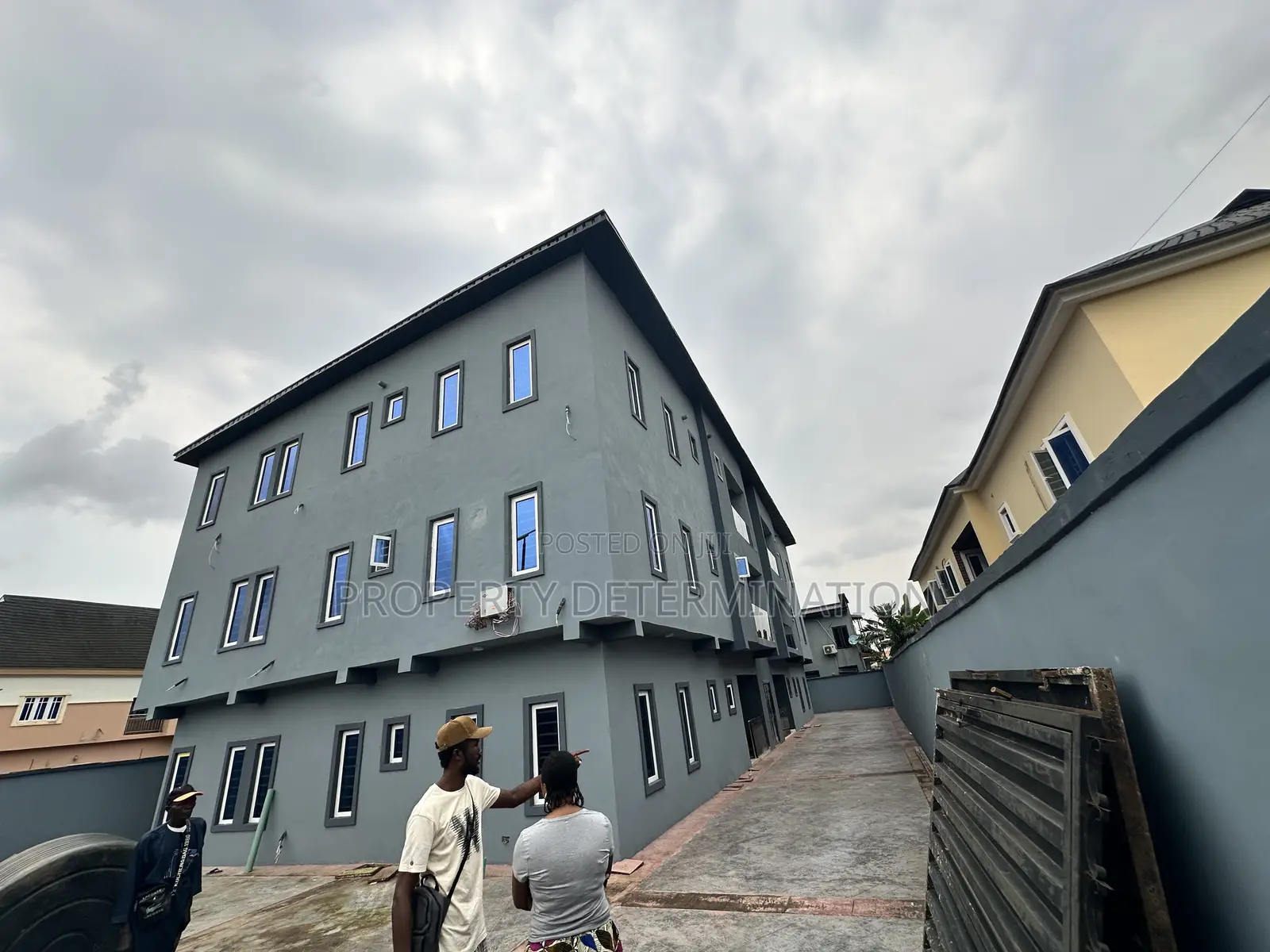 3bdrm Block of Flats in Isheri North for sale
