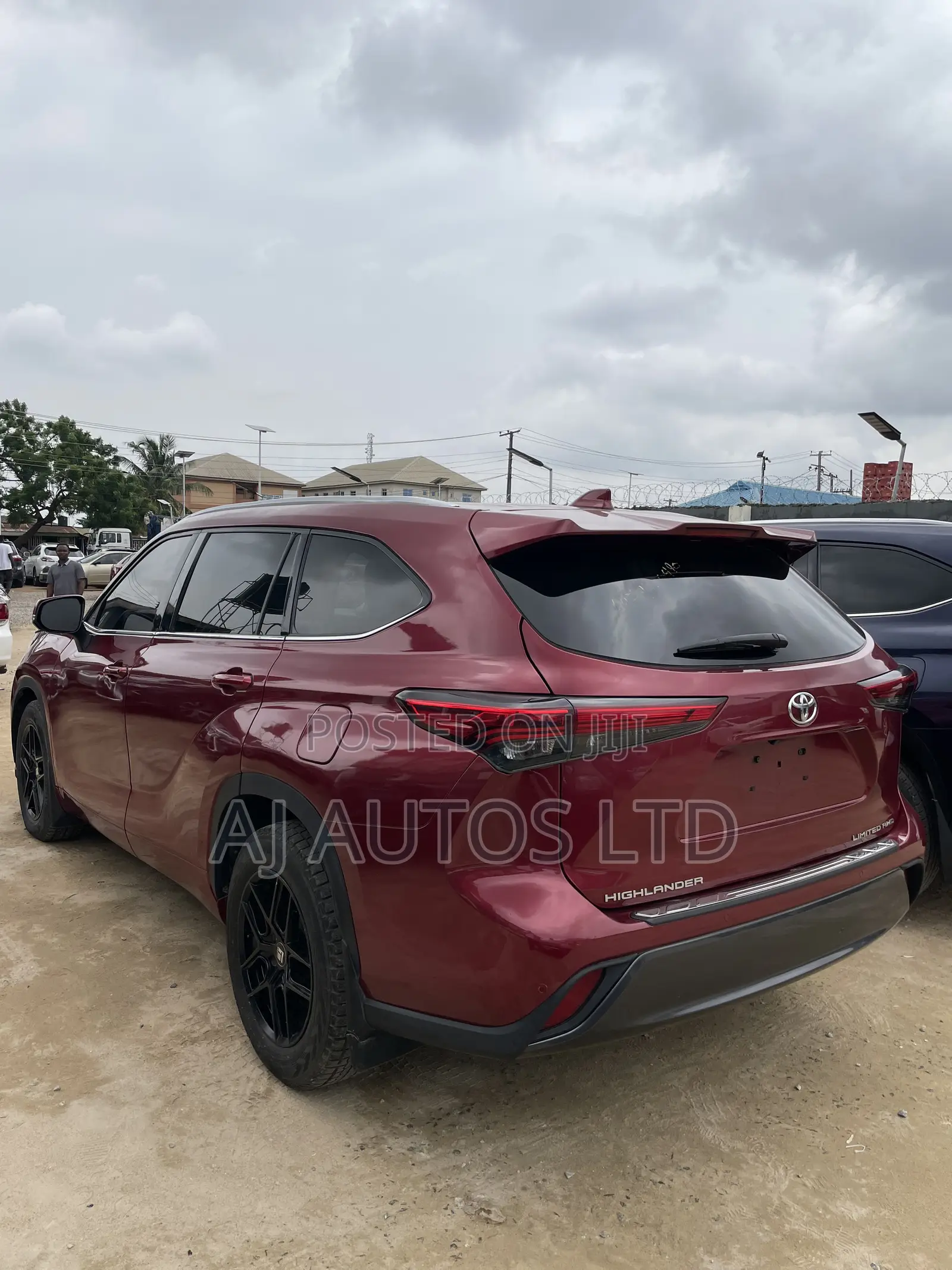 Toyota Highlander Limited AWD 2023 Red