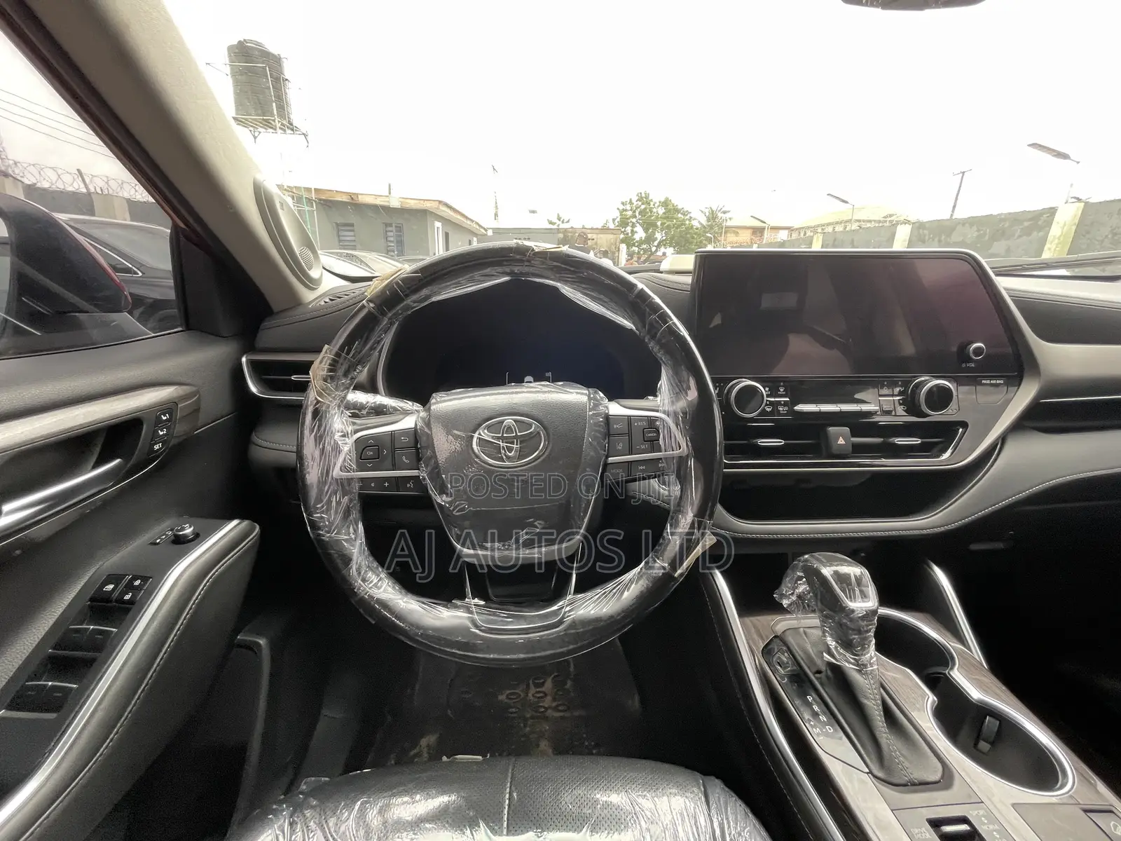 Toyota Highlander Limited AWD 2023 Red
