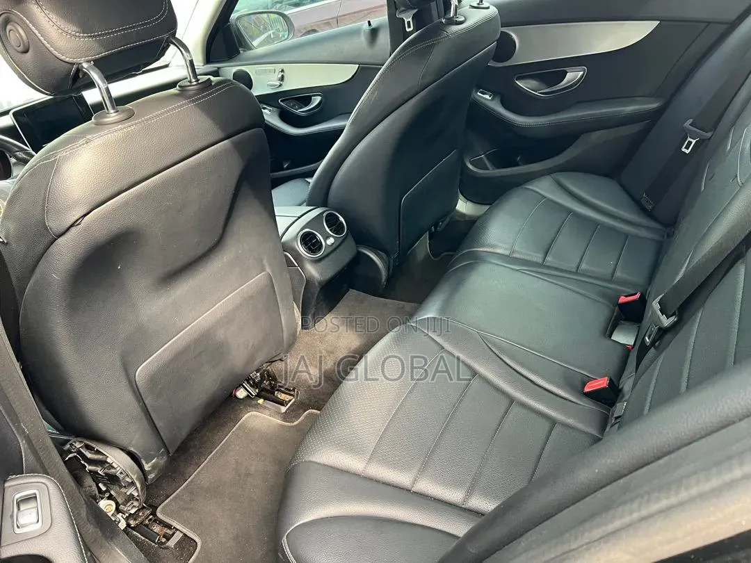 Mercedes-Benz C300 2016 Black