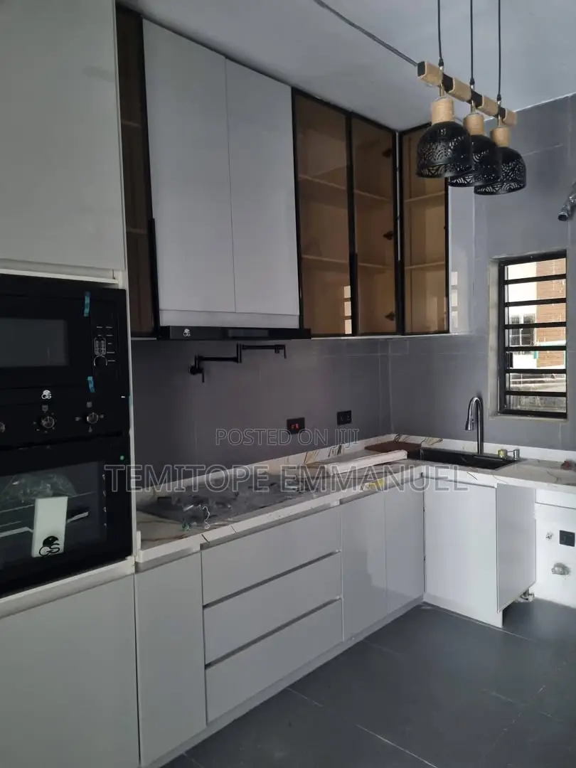 Furnished 4bdrm Duplex in Lekki for sale