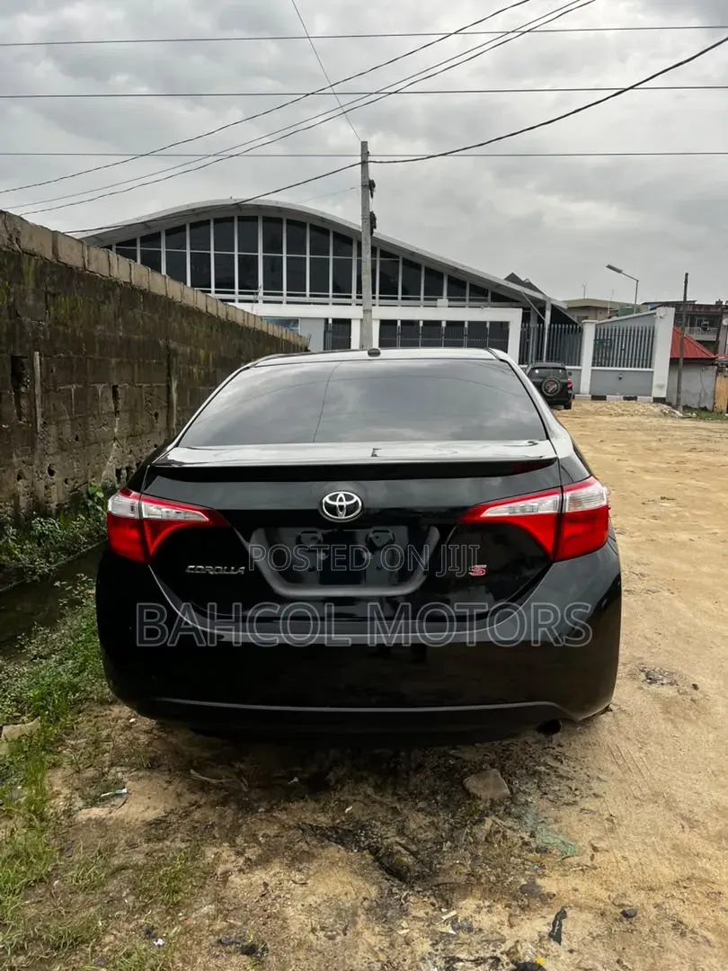 Toyota Corolla 2015 Black