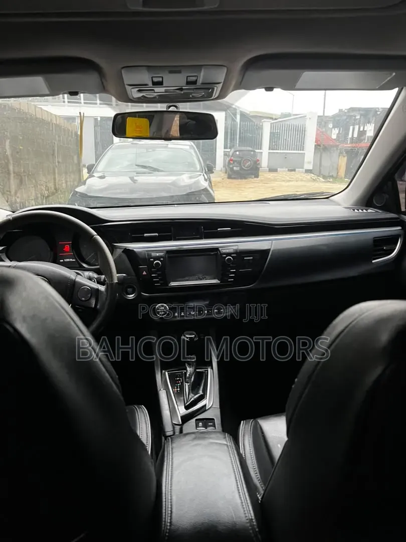 Toyota Corolla 2015 Black